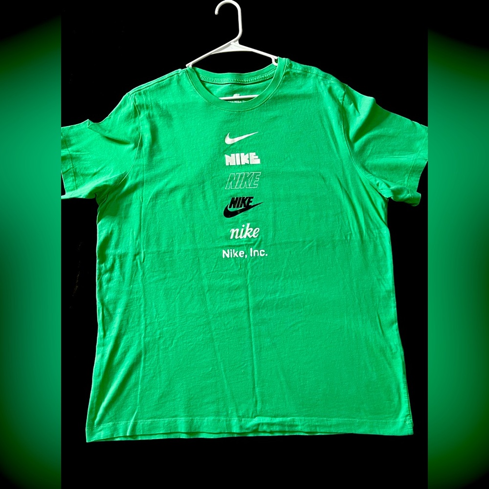 Nike tee
